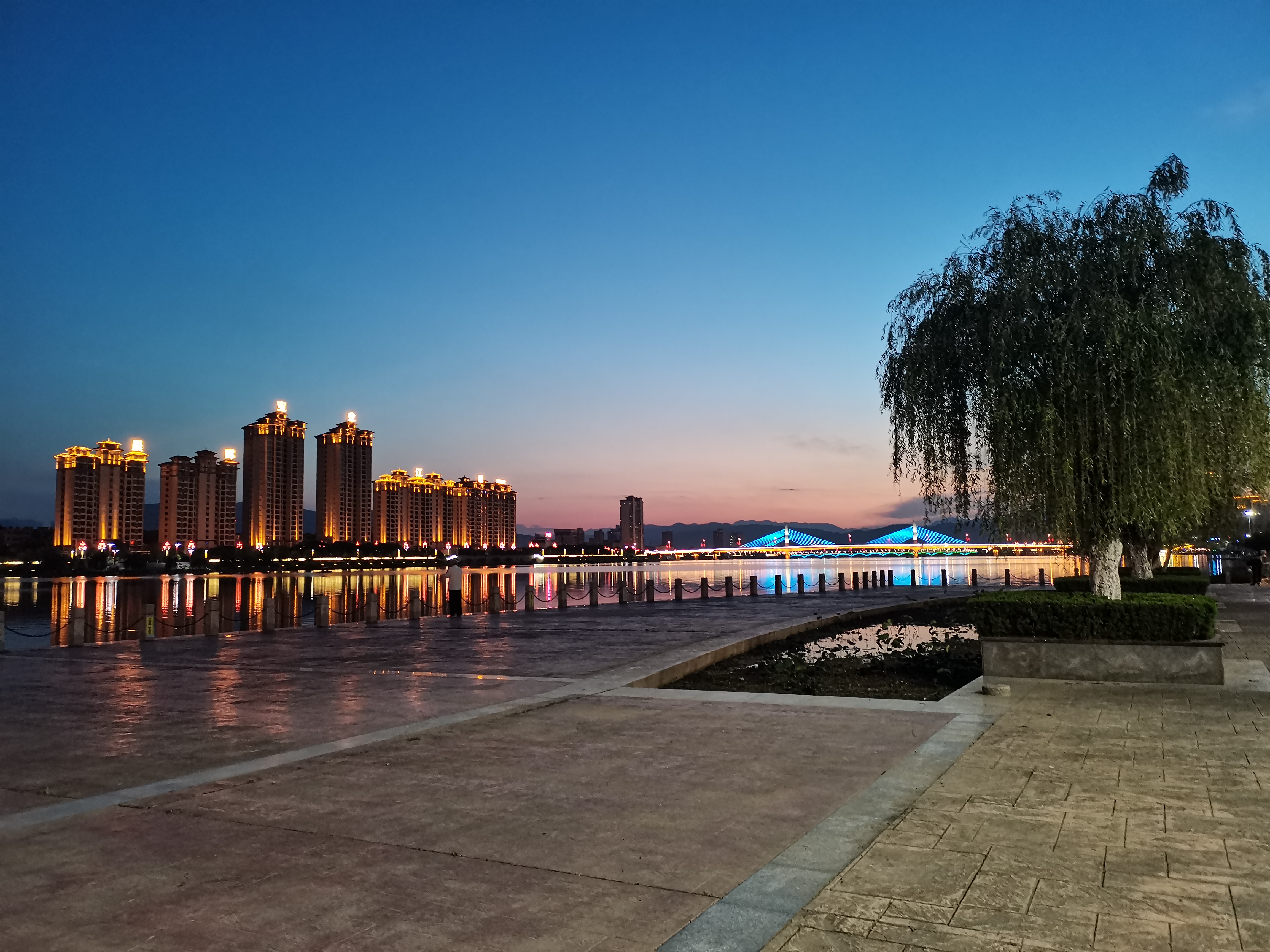 夜色里的漢江河