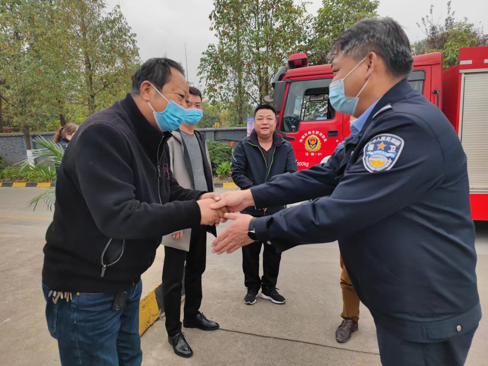 滅火救援暖人心 感恩致謝送錦旗！