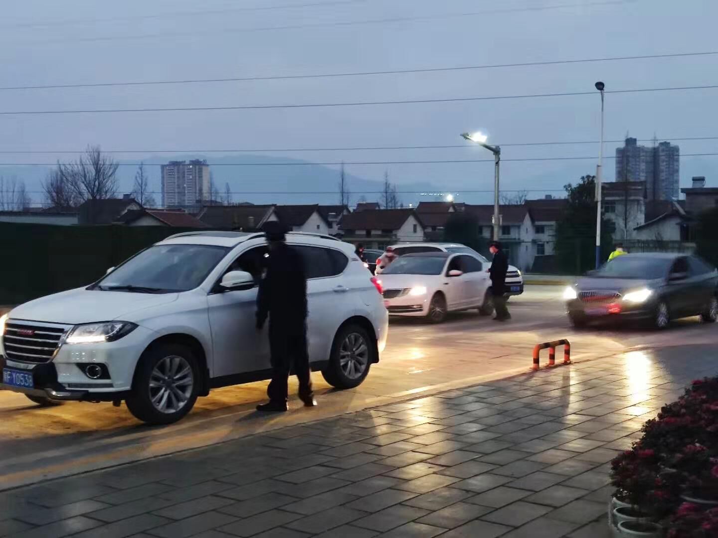 【鋼城文苑】致敬，疫情中最可愛的人