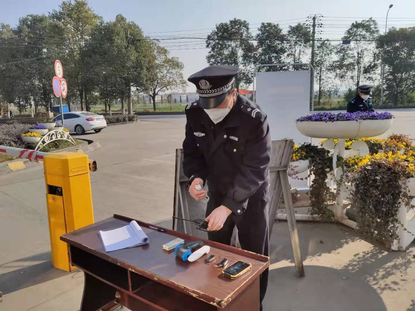 【鋼城文苑】致敬，疫情中最可愛的人