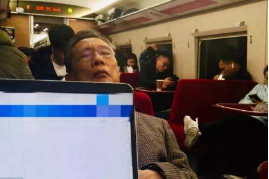【鋼城文苑】疫情面前，人人獻(xiàn)出一點(diǎn)愛