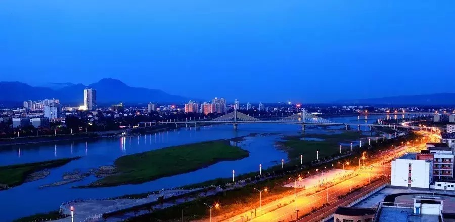 夜游沔水灣廣場